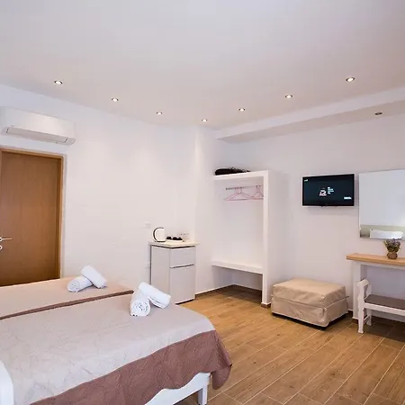 Marina Blue 2* Ornos (Mykonos)