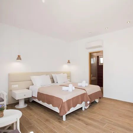 Marina Blue 2* Ornos (Mykonos)