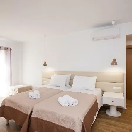 Marina Blue 招待所