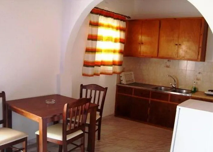 בית הארחה Marina Blue אורנוס